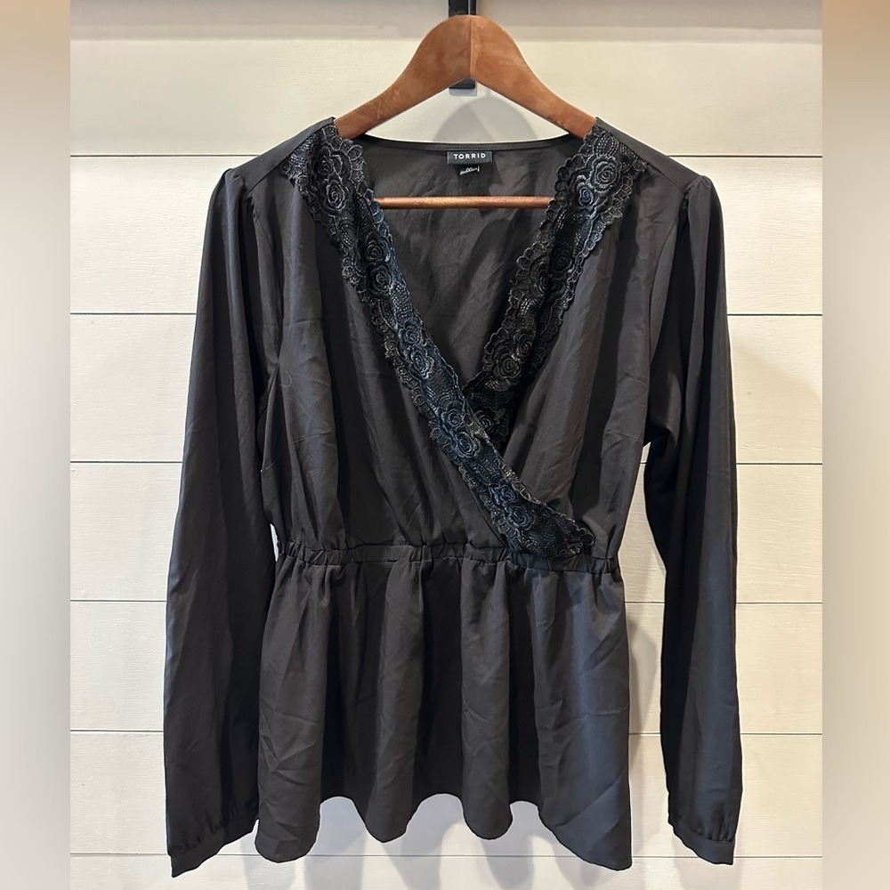 Torrid Black V-Neck Lace Blouse- size 00